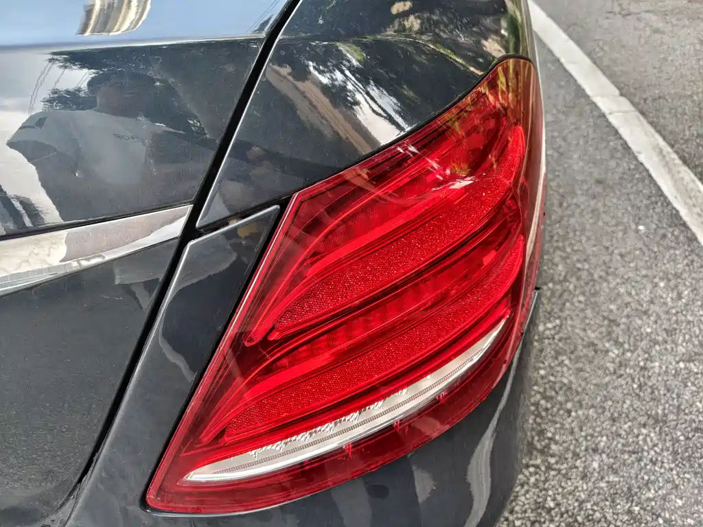 Mercedes-Benz E-Class 2019 — фото 12