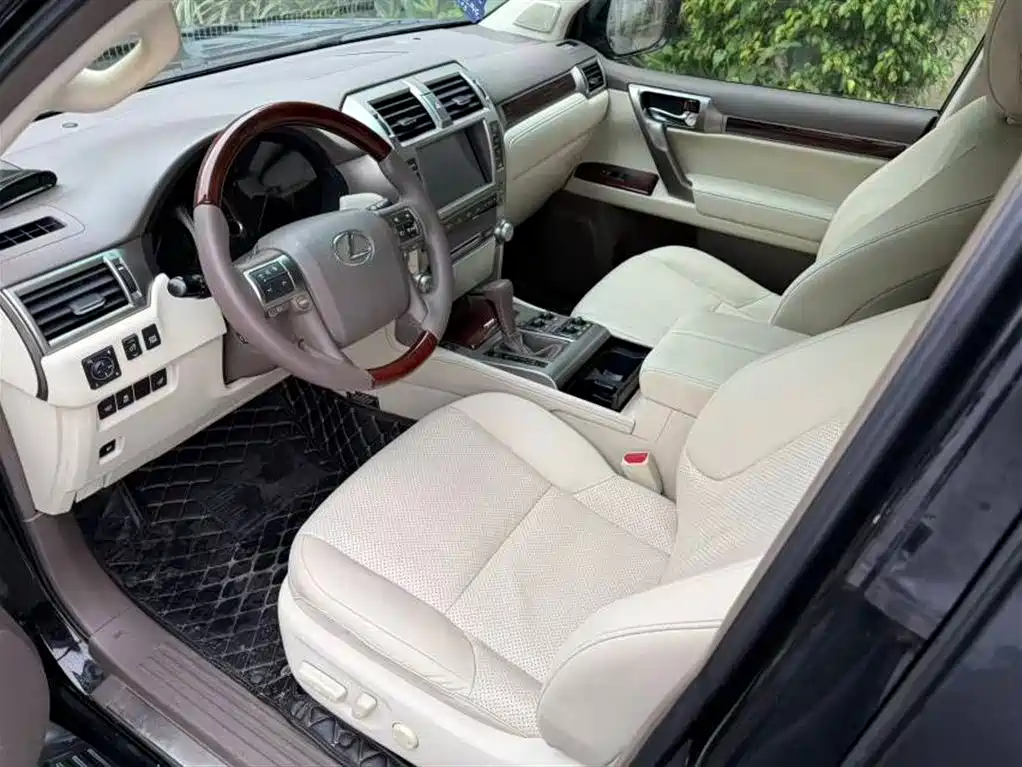 Lexus GX 2011