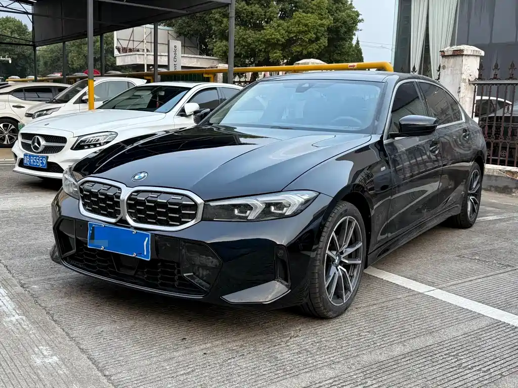 BMW 3 Series 2025 — фото 1