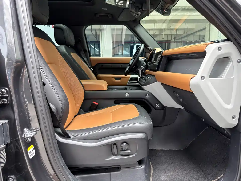 Land Rover Defender 2023 — фото 9