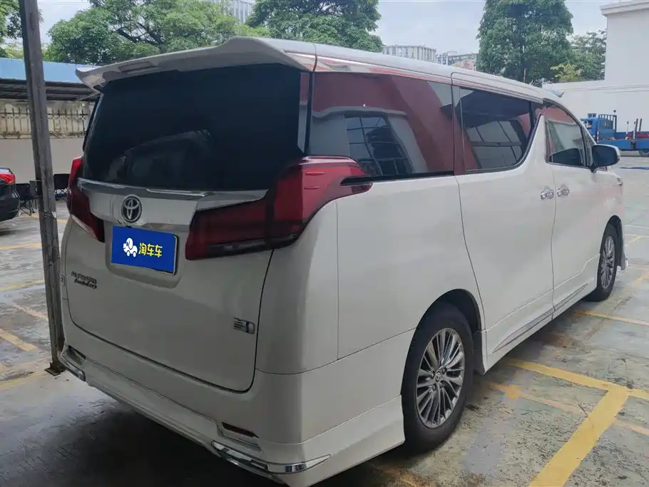 Toyota Alphard 2020 — фото 3