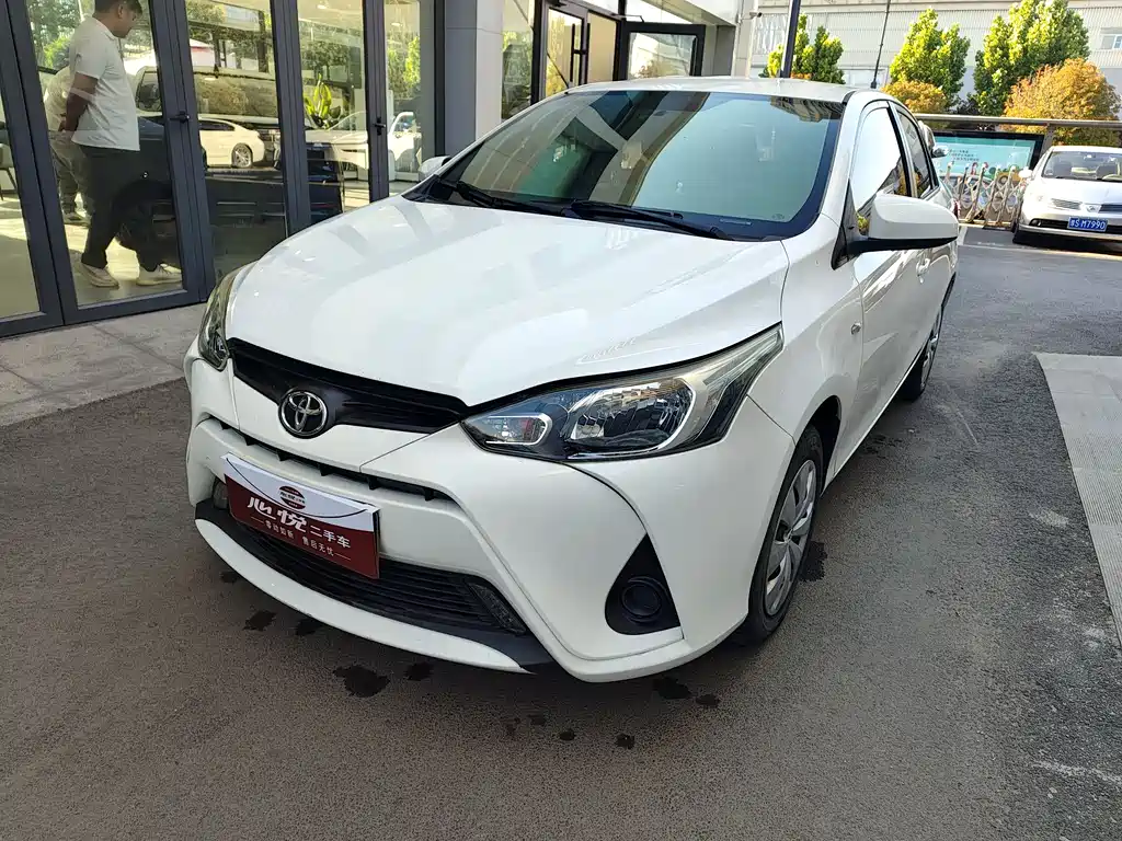 Toyota Yaris L 2019 — фото 1