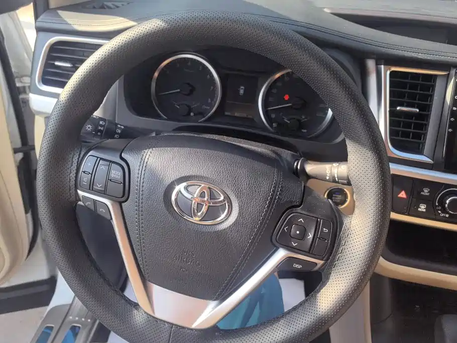 Toyota Highlander 2020 — фото 15