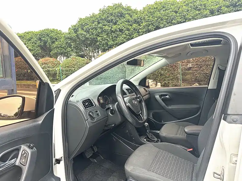 Volkswagen Polo 2014