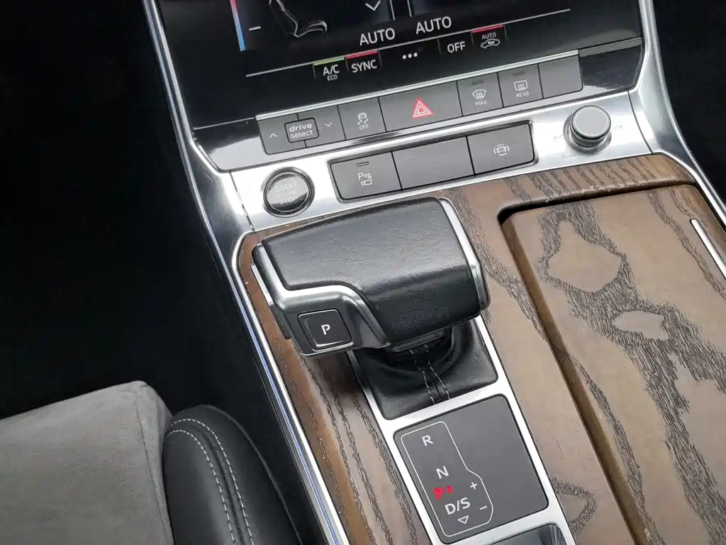 Audi A6L New Energy 2021 — фото 13