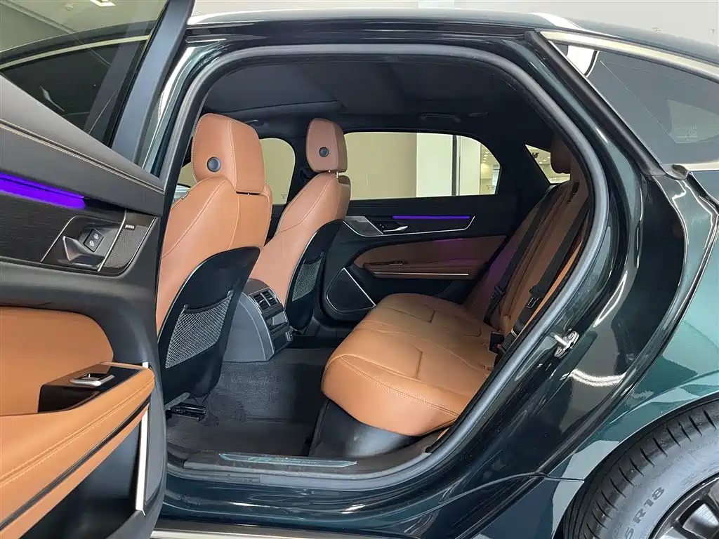 Jaguar XFL 2024 — фото 18