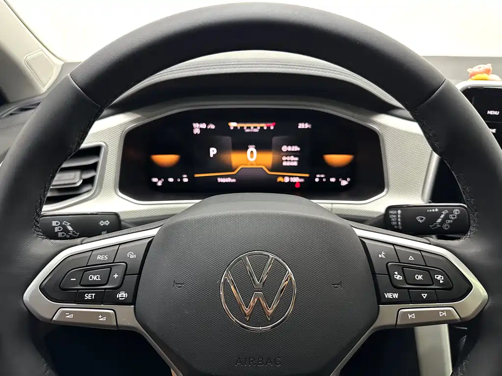 Volkswagen T-Roc 2023 — фото 18