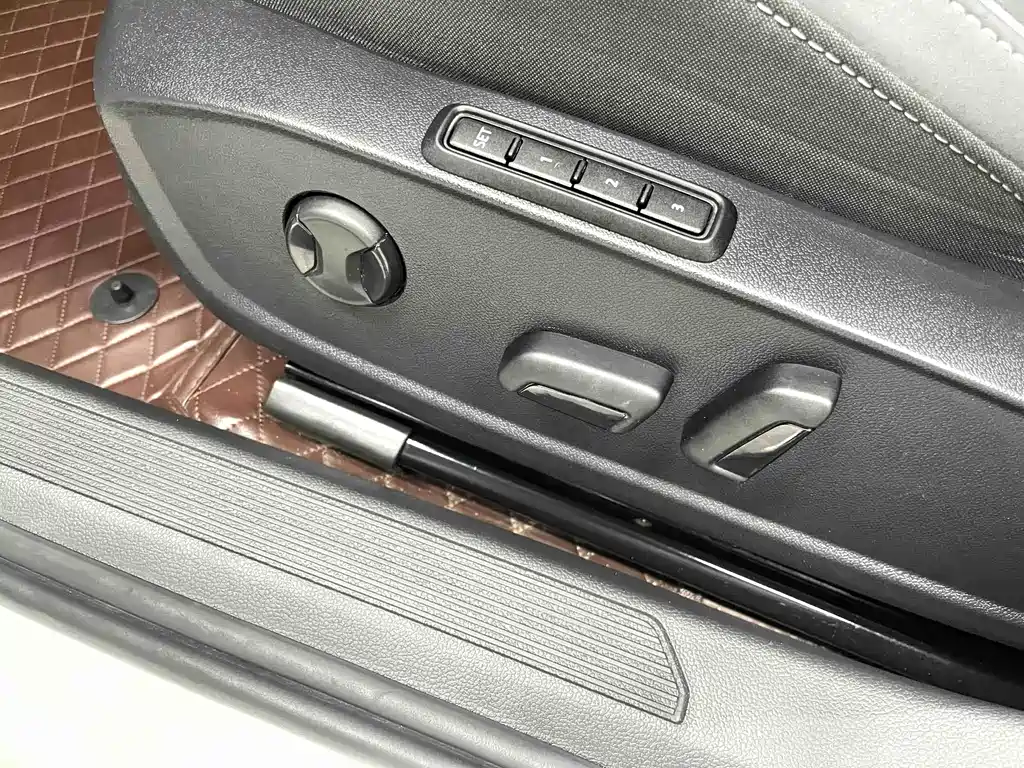 Volkswagen Golf 2022 — фото 14