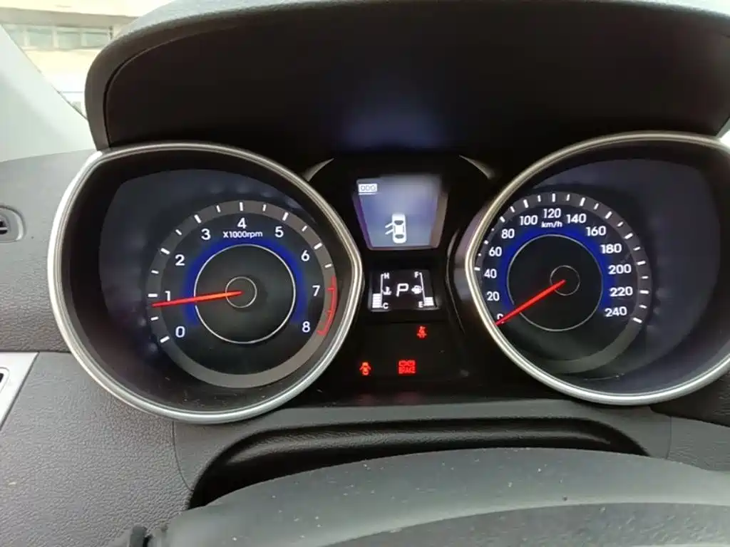 Hyundai Elantra Langdong 2017 — фото 4