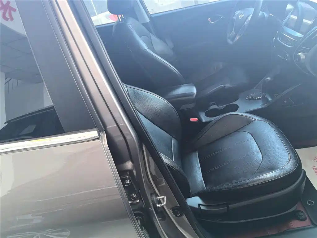 Hyundai ix35 2015 — фото 25