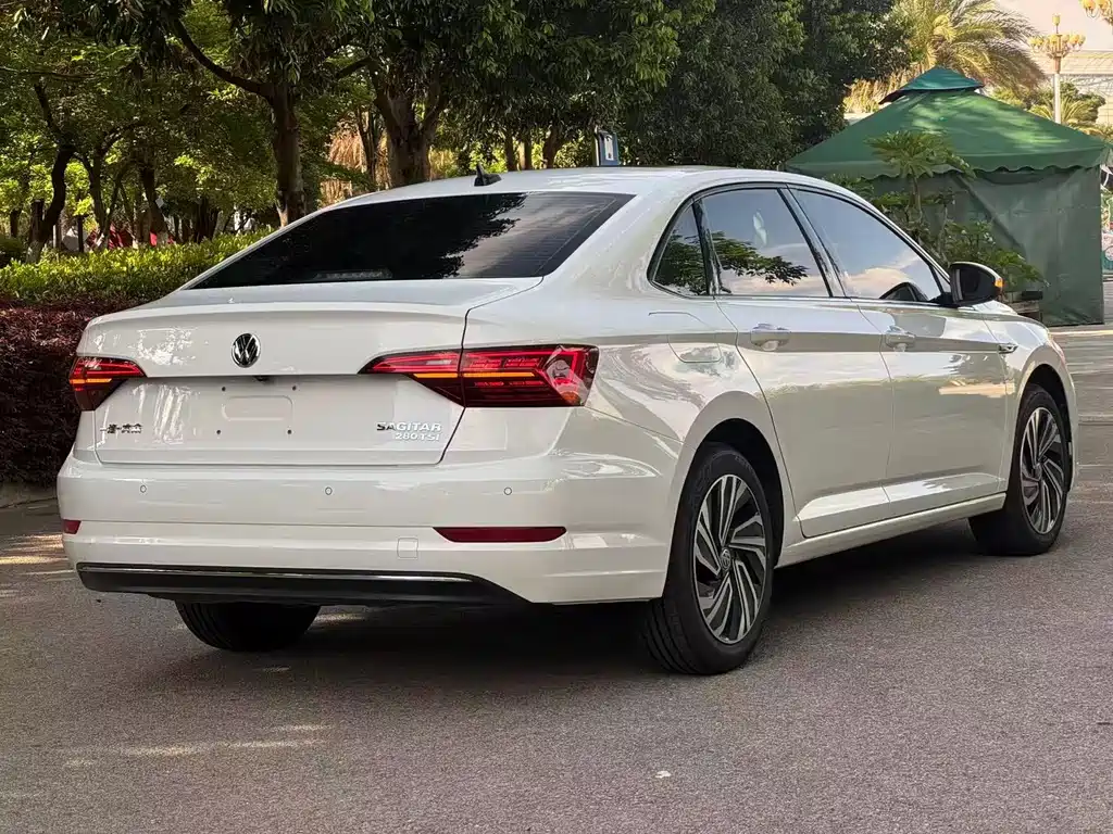 Volkswagen Sagitar 2022