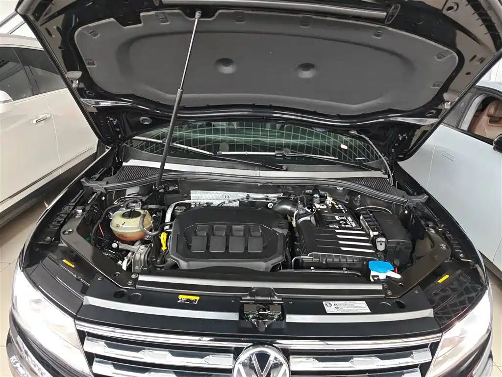 Volkswagen Tiguan L 2020 — фото 17