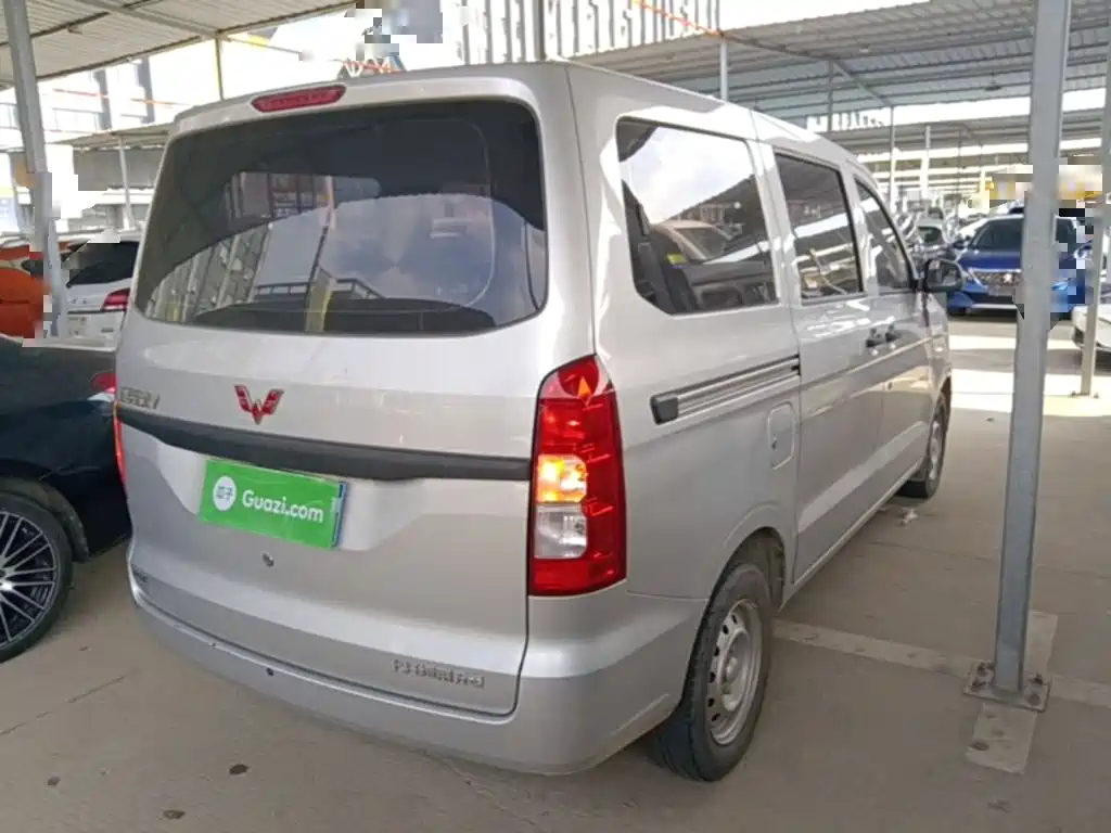 Wuling Hongguang V 2023