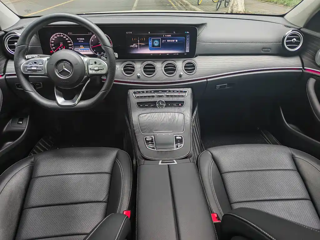 Mercedes-Benz E-Class 2019 — фото 11