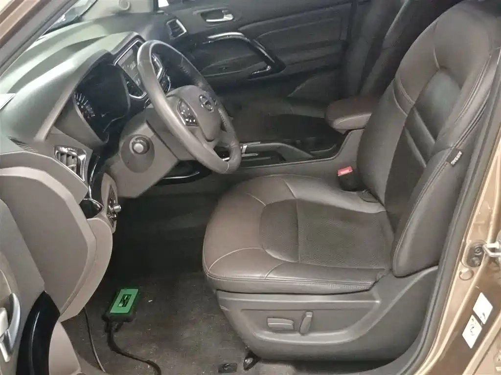 GAC Motor Trumpchi GS4 2015 — фото 15