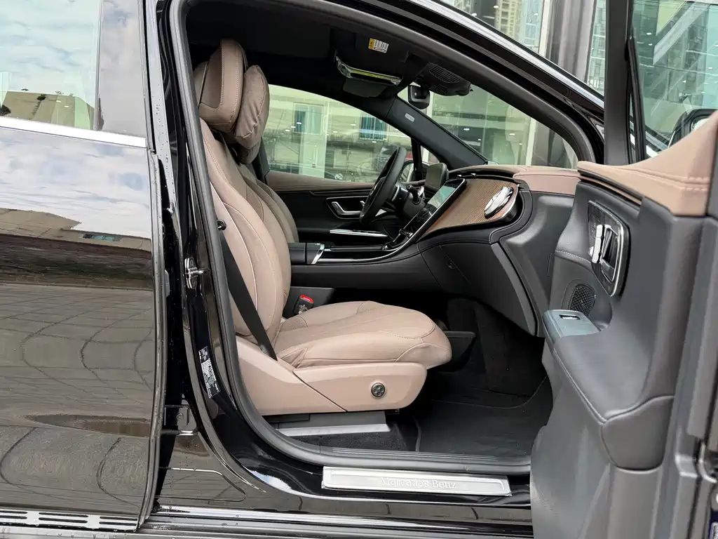 Mercedes-Benz EQE SUV 2025 — фото 23