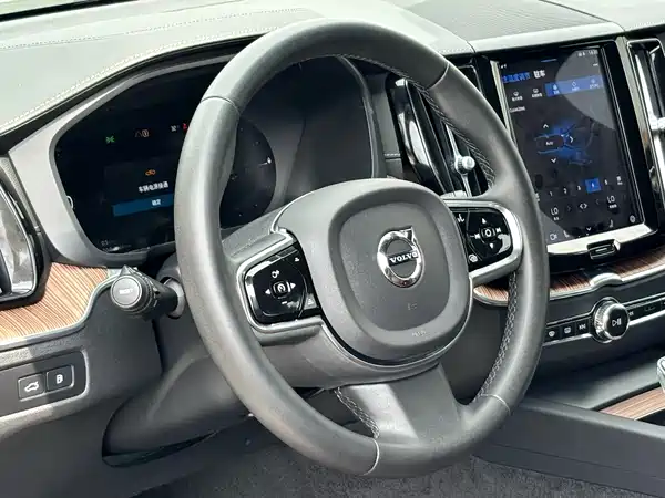 Volvo XC60 Plug-In Hybrid 2023