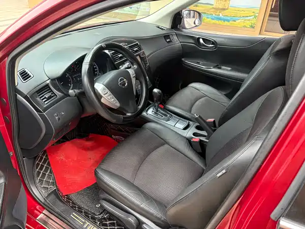 Nissan Tiida 2012