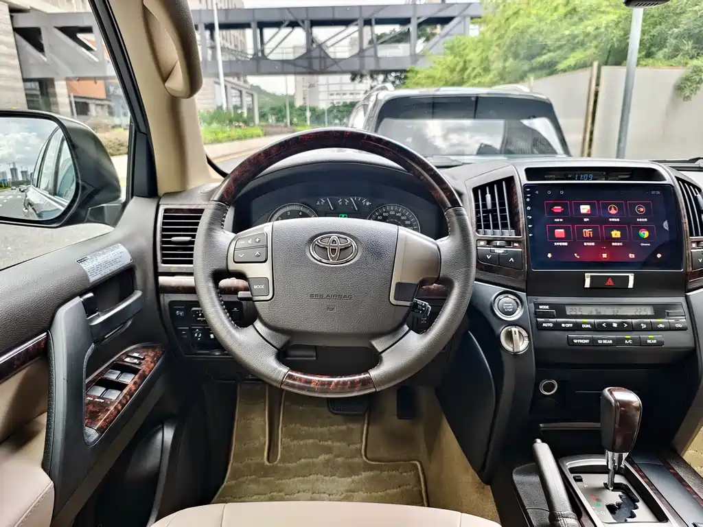 Toyota Land Cruiser 2012 — фото 21
