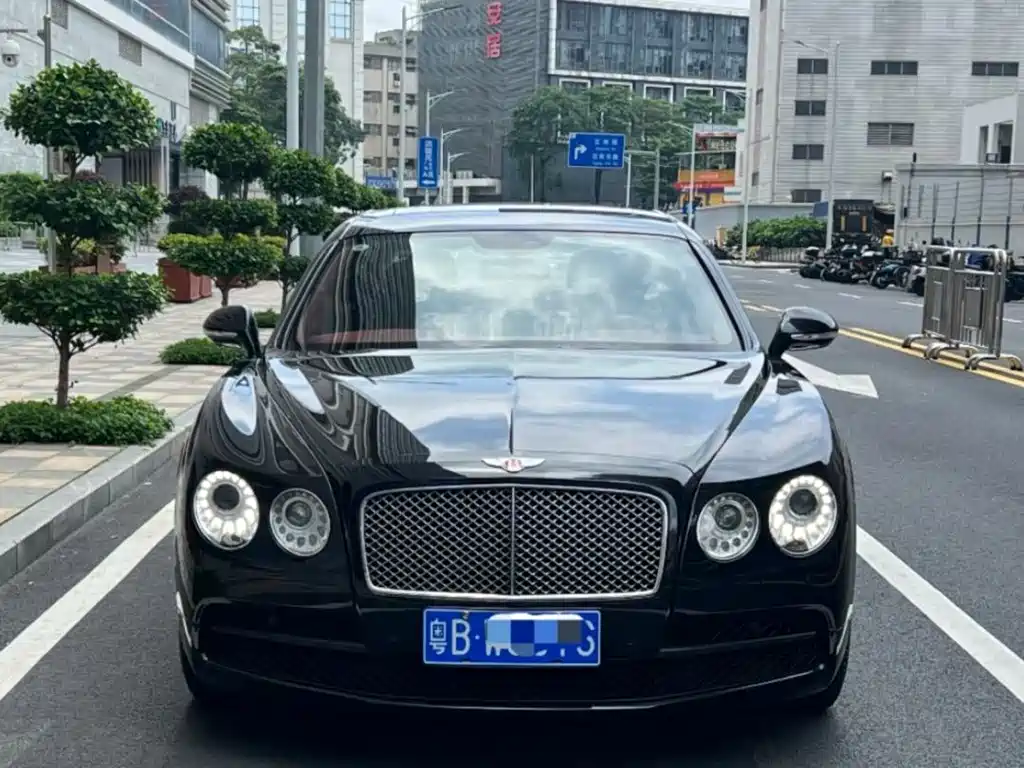 Bentley Flying Spur 2018 — фото 2