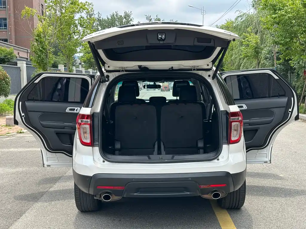 Ford Explorer 2015 — фото 8