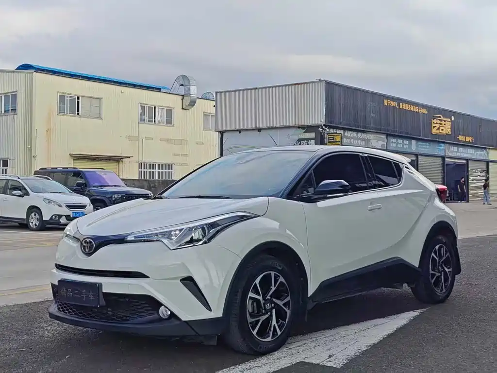 Toyota C-HR 2020 — фото 1