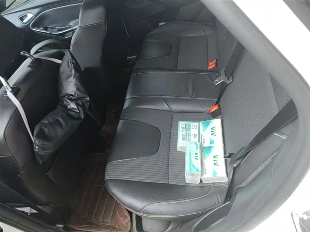Ford Focus 2015 — фото 17