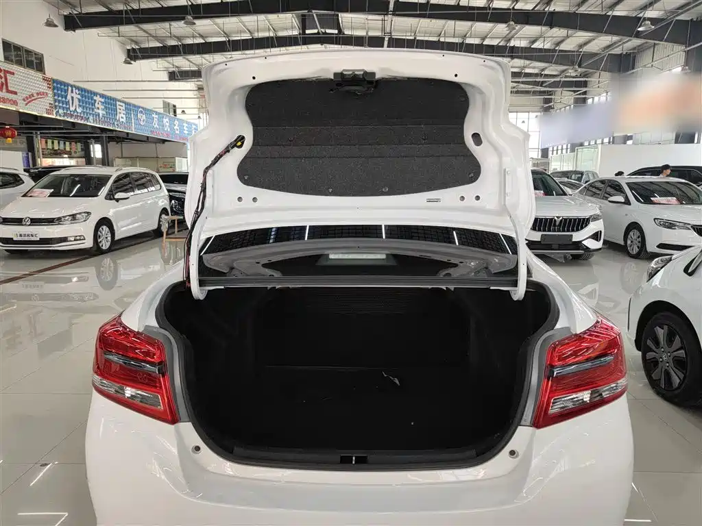 Toyota Yaris L 2019 — фото 15