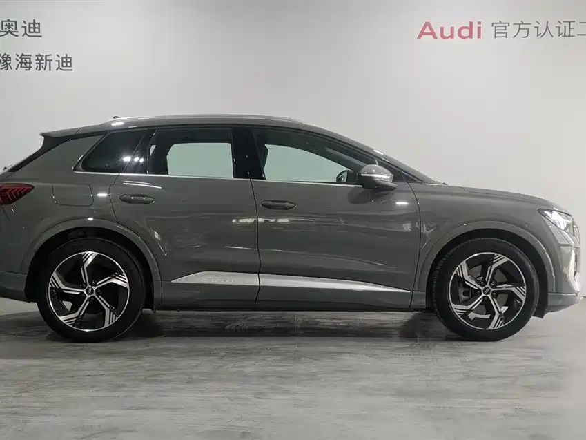 Audi Q4 e-tron 2024 — фото 3