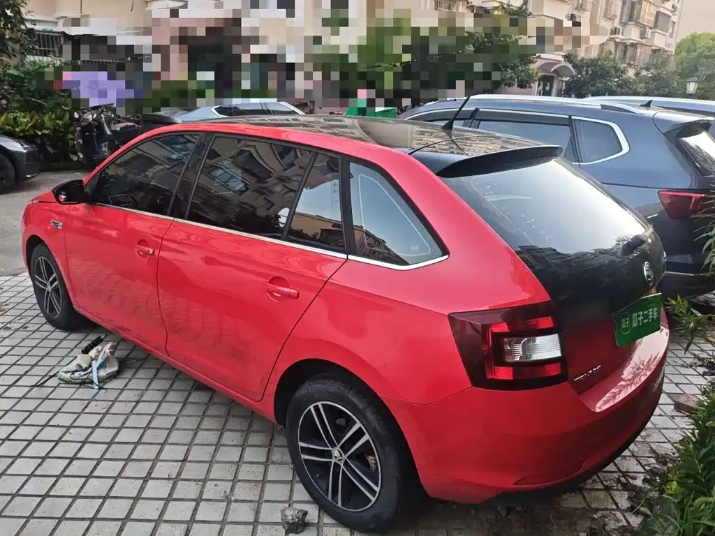 Skoda Rapid Spaceback 2016 — фото 25