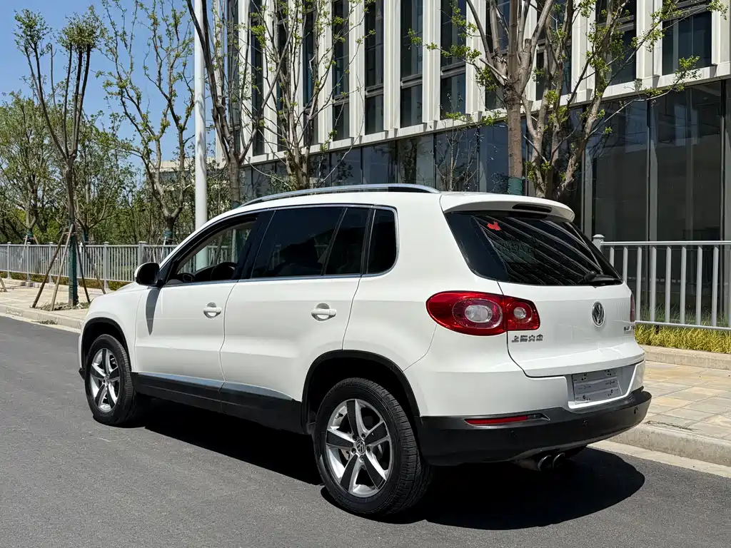 Volkswagen Tiguan 2011 — фото 14