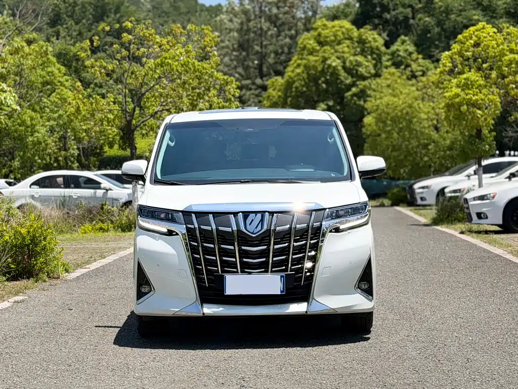 Toyota Alphard 2023 — фото 2
