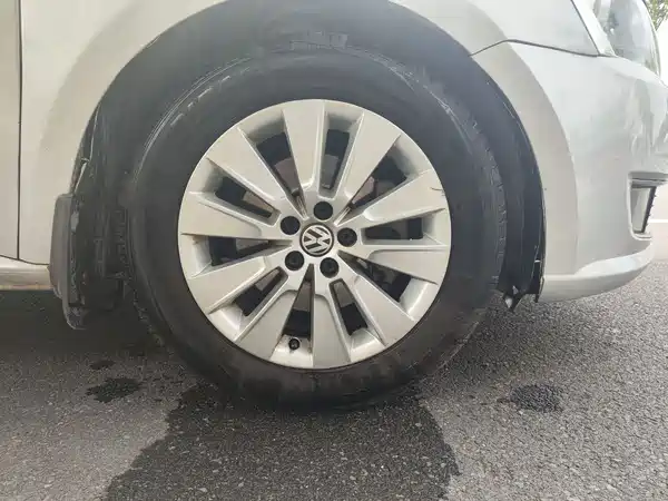 Volkswagen Lavida 2013