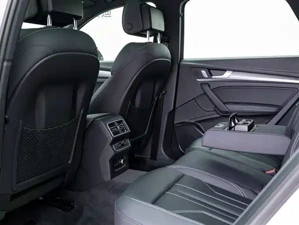 Audi Q5L 2023