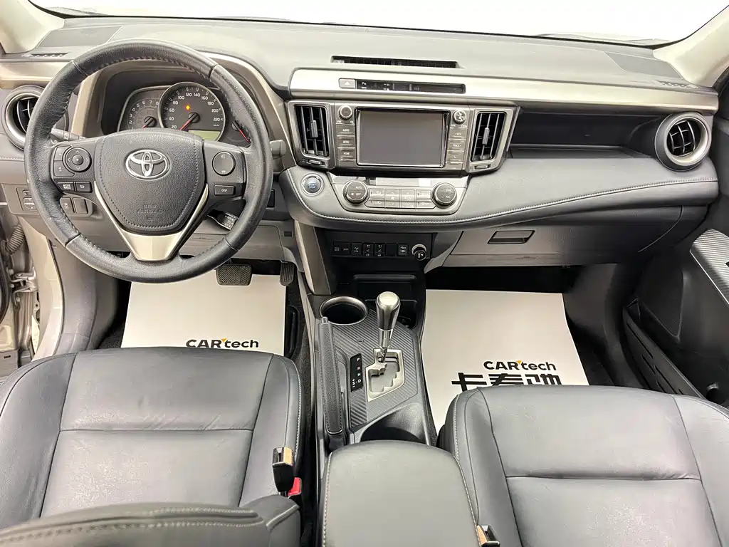 Toyota RAV4 2015 — фото 18