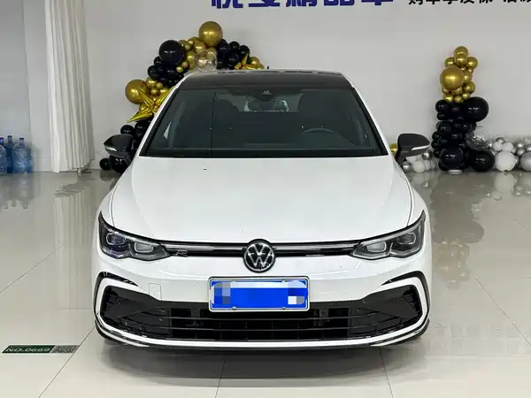 Volkswagen Golf 2021