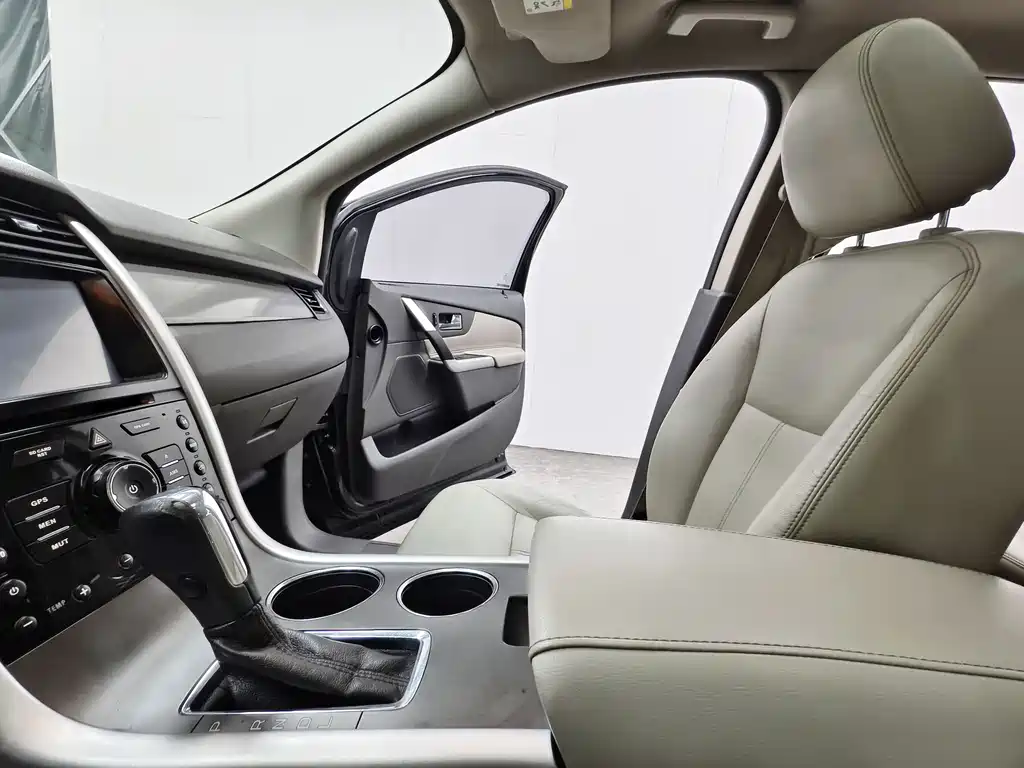 Ford Edge 2013 — фото 12