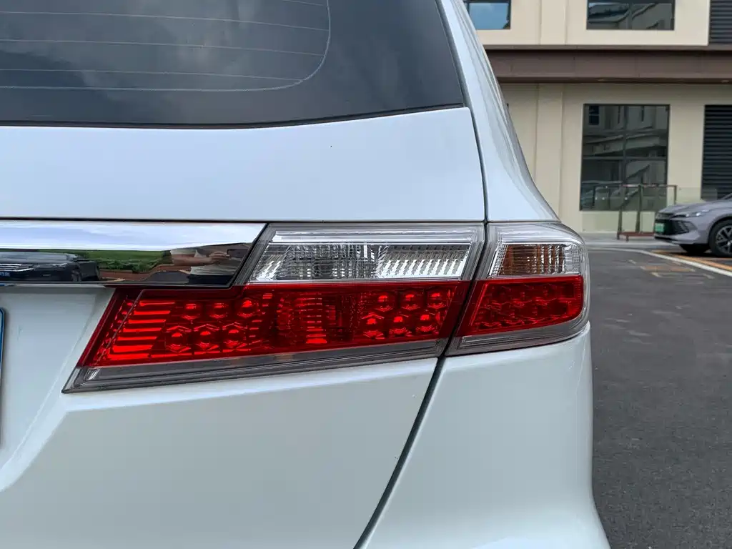Honda Odyssey 2014 — фото 12