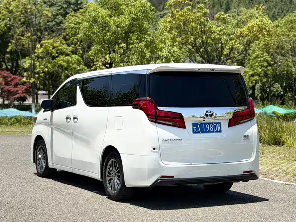 Toyota Alphard 2021