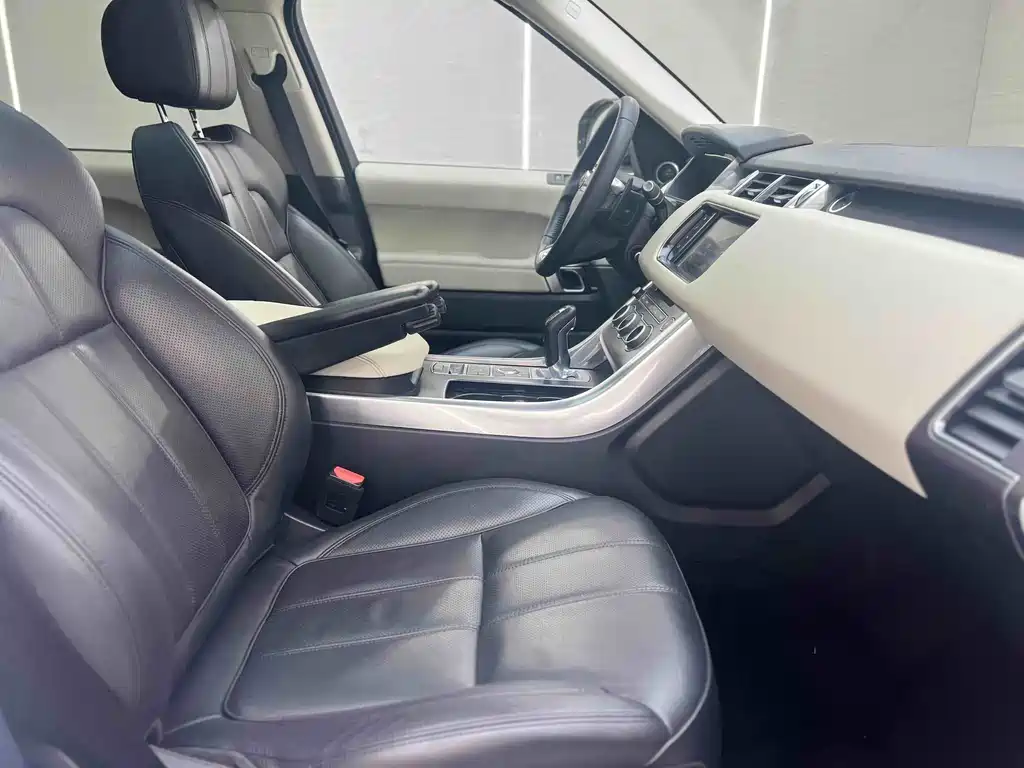Land Rover Range Rover Sport 2016 — фото 18