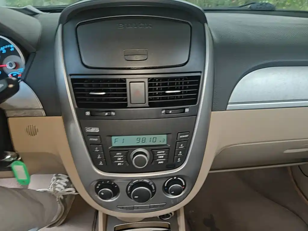 Buick Excelle 2014 — фото 13