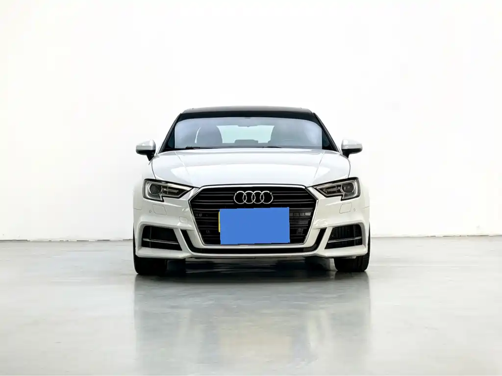 Audi A3 2018 — фото 2