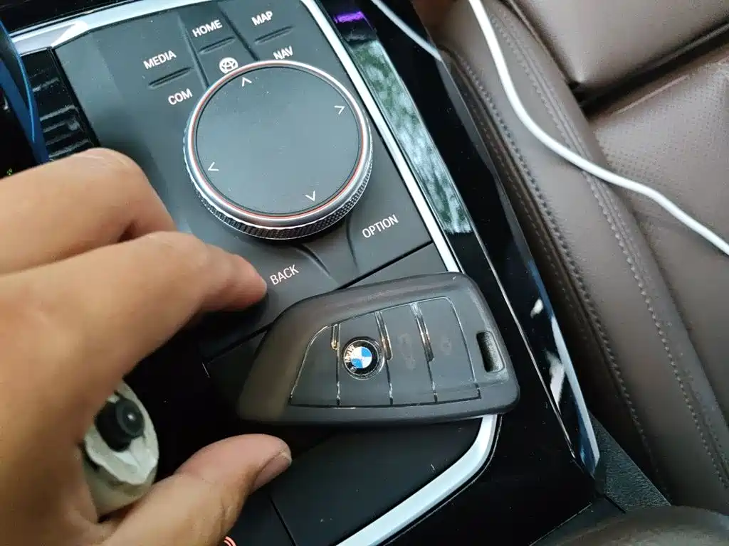BMW iX3 2021 — фото 12