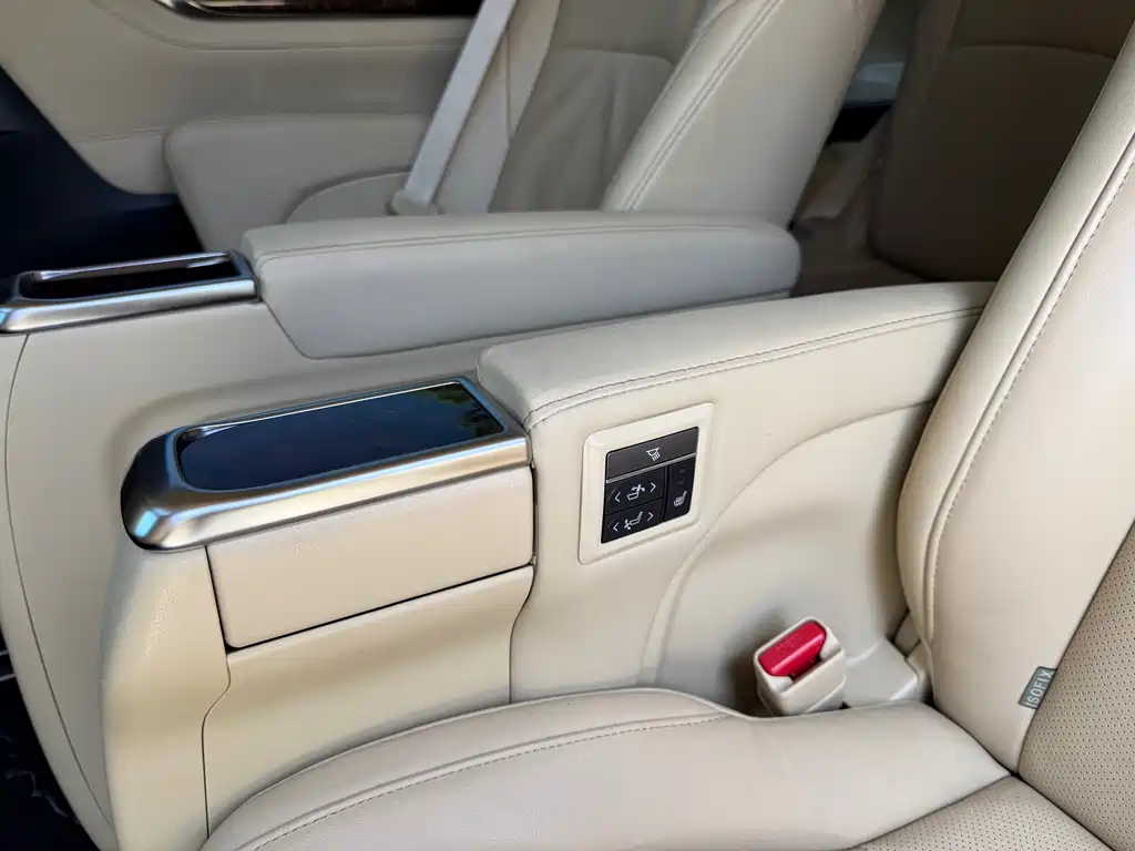 Toyota Alphard 2023 — фото 14