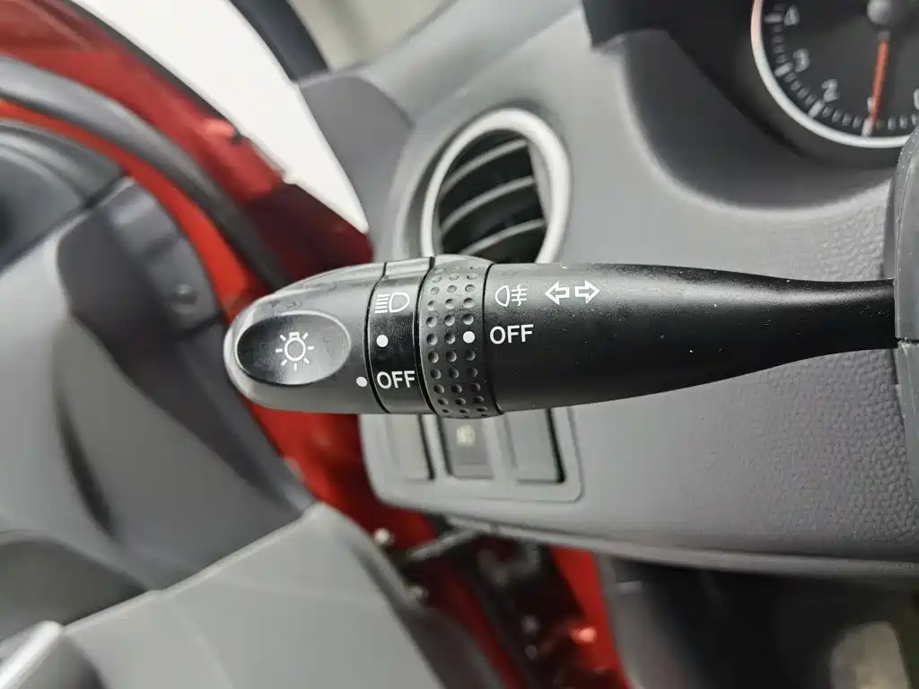 Suzuki Swift 2014 — фото 21