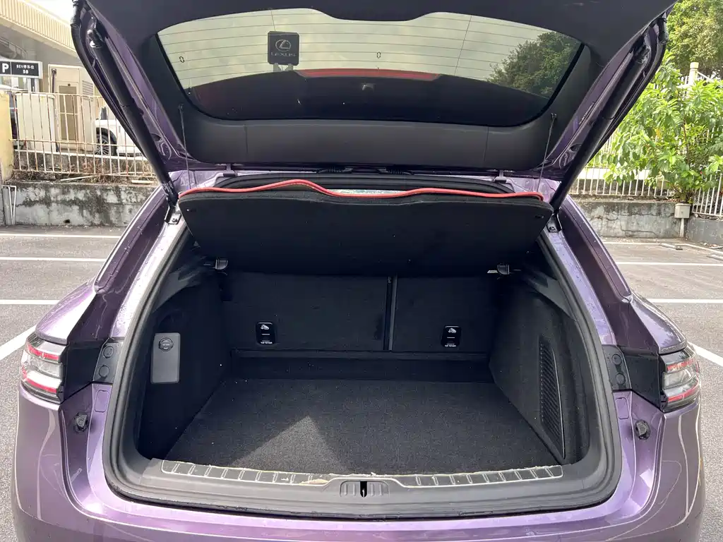 AITO M5 2025 — фото 17