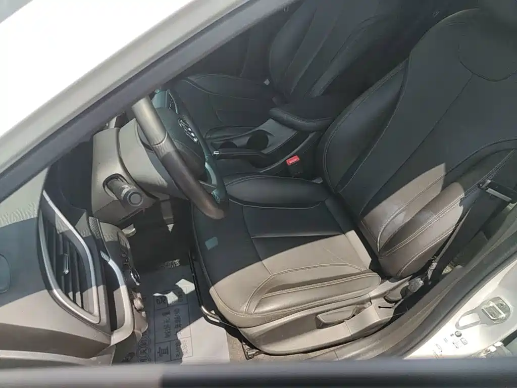 Buick Excelle 2019 — фото 15