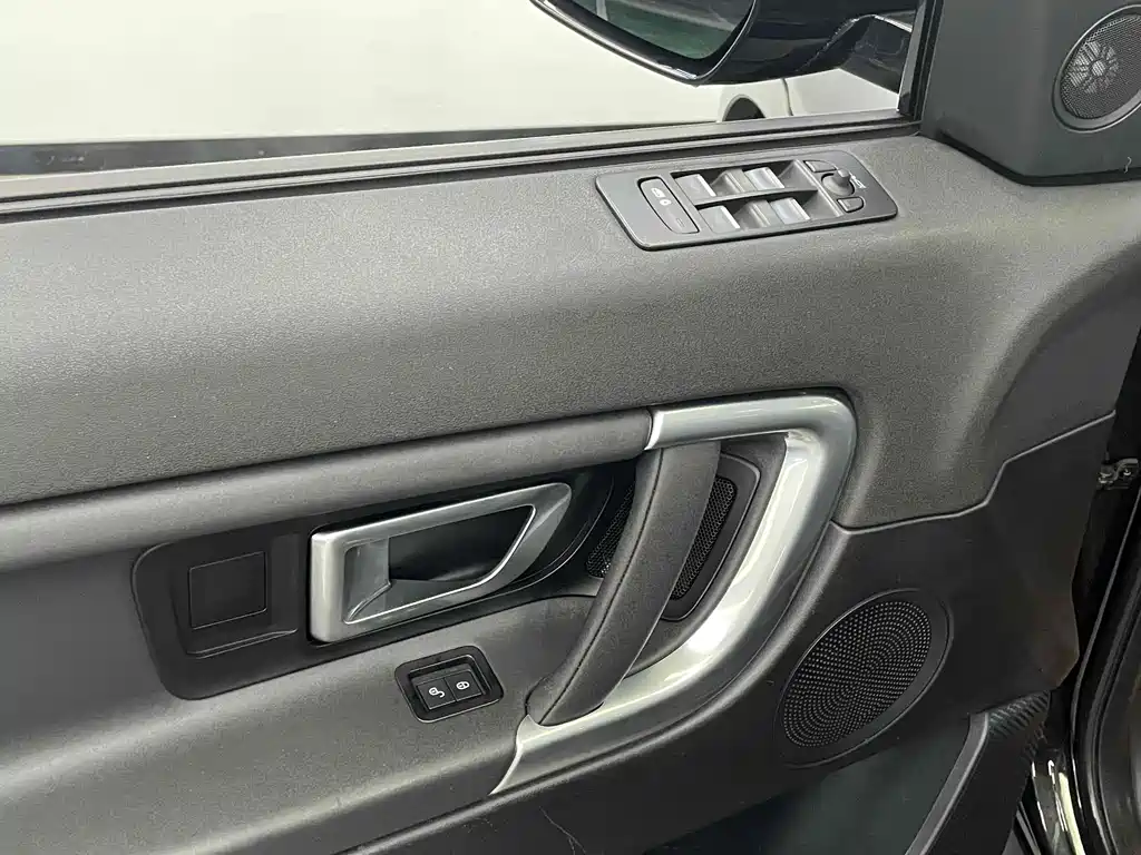 Land Rover Discovery Sport 2019 — фото 10