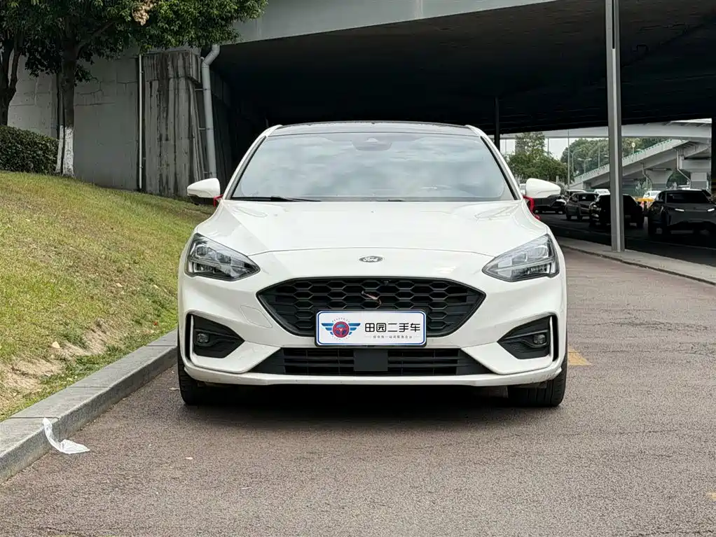 Ford Focus 2020 — фото 2