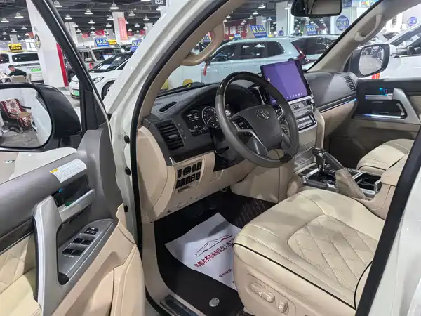 Toyota Land Cruiser 2015